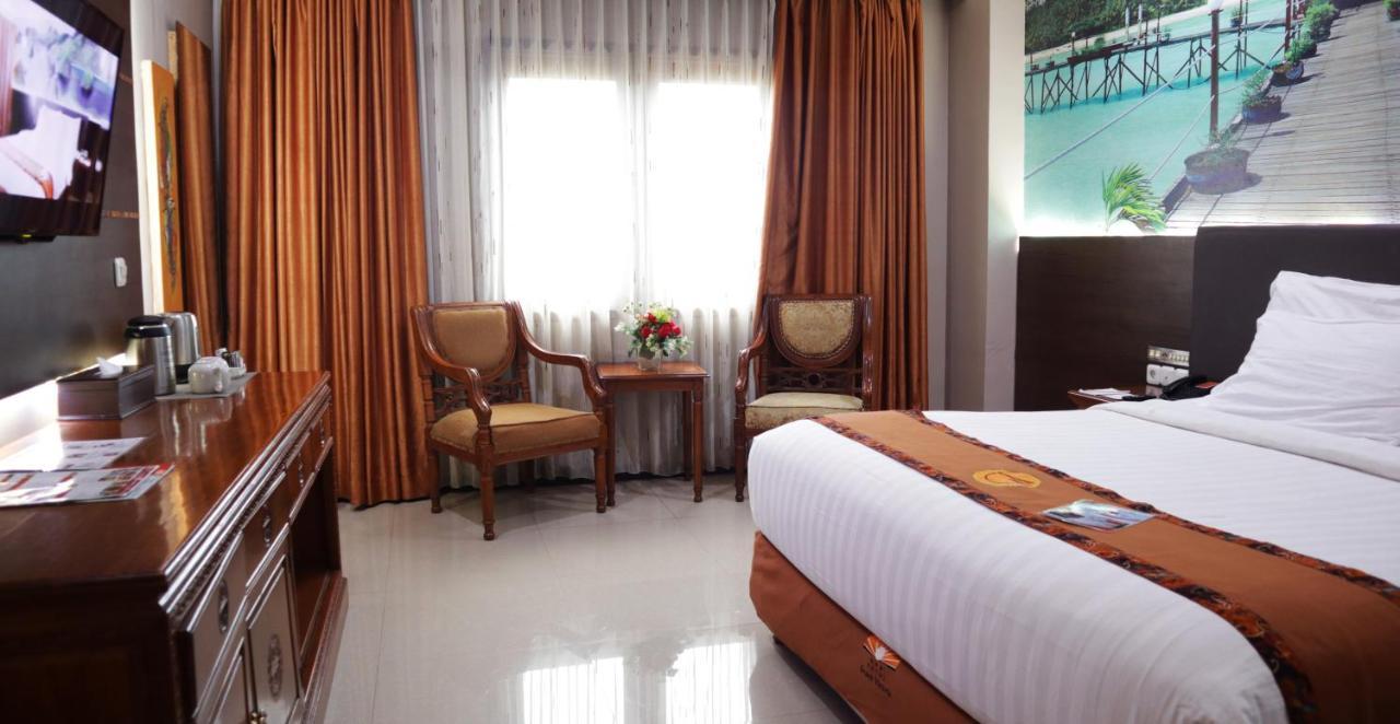 Grand Victoria Hotel Samarinda Exterior photo