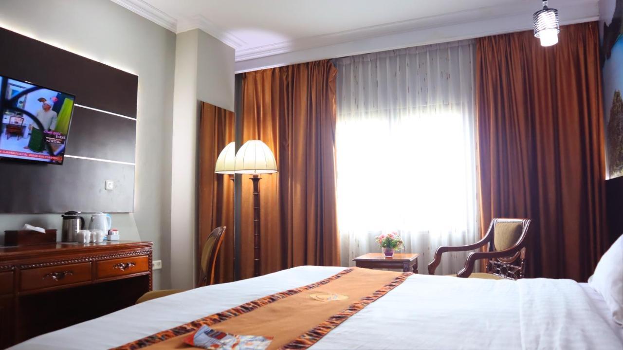 Grand Victoria Hotel Samarinda Exterior photo