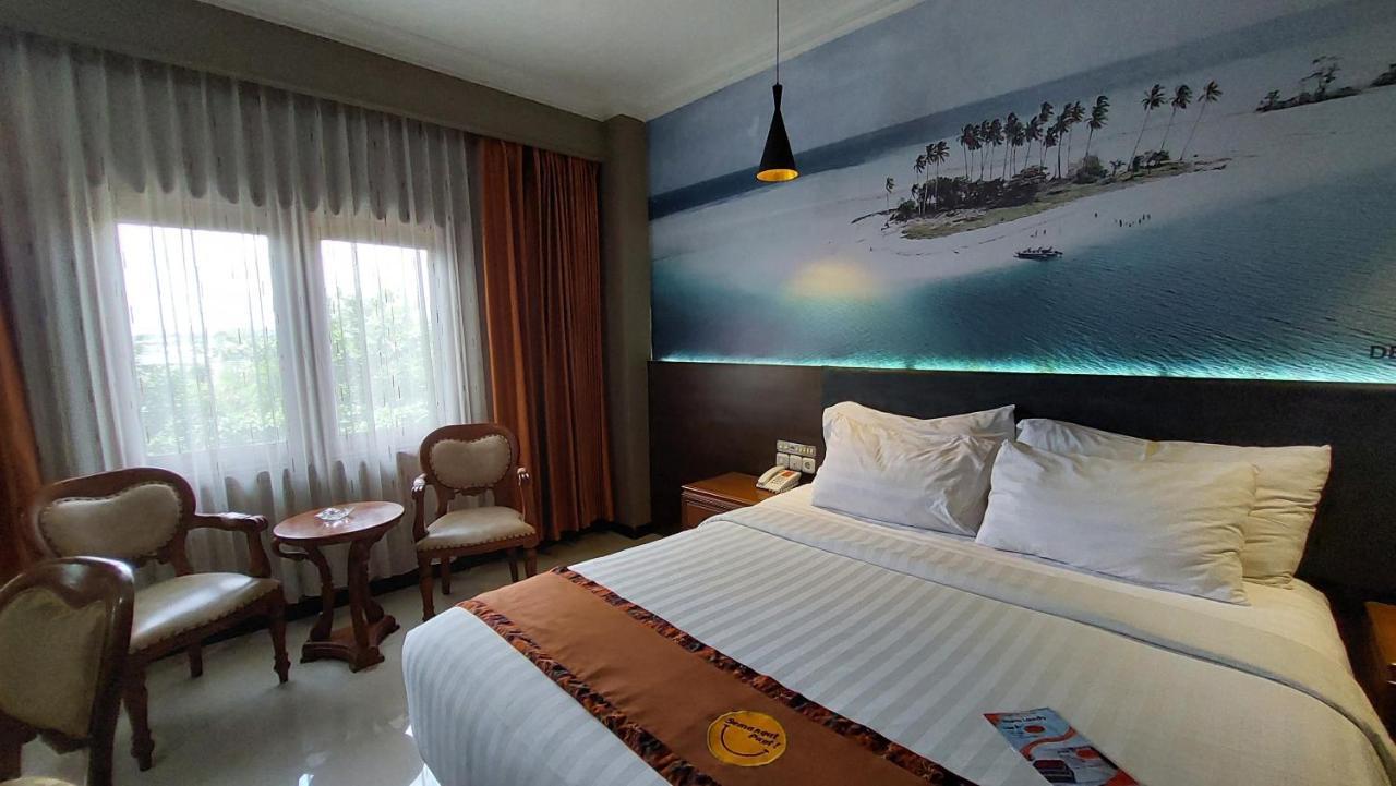 Grand Victoria Hotel Samarinda Exterior photo